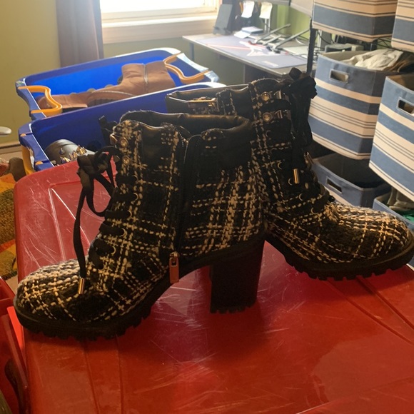 J-Lo Georgia Tweed Side Zip Bootie size 9 - Picture 5 of 5